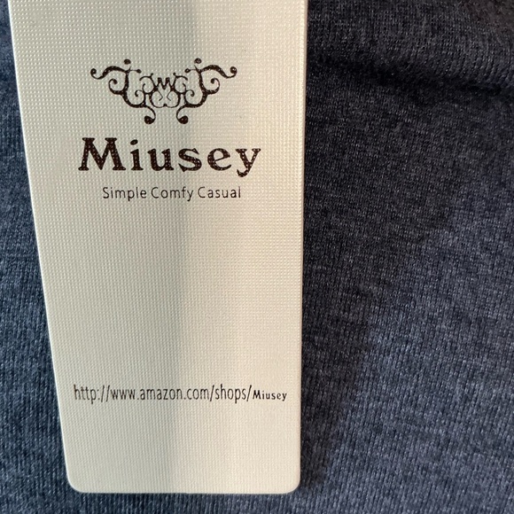 Miusey by Amazon L Top - Picture 6 of 6
